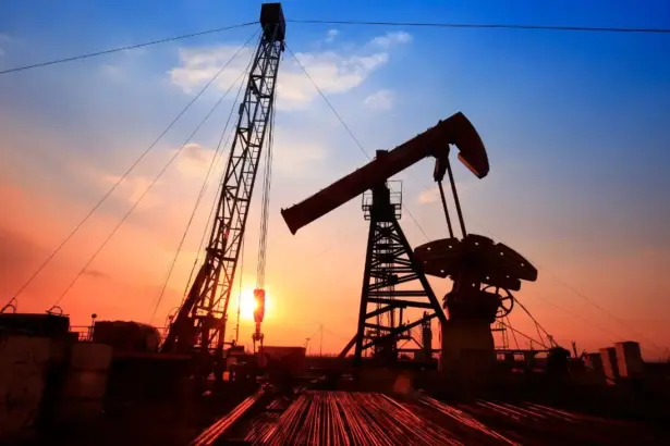 El precio del petróleo cae por debajo de 60 dólares