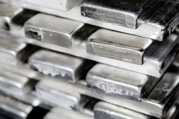 ¿Por qué se ha disparado el valor de la plata? Metal precioso intenta competir mano a mano con el oro