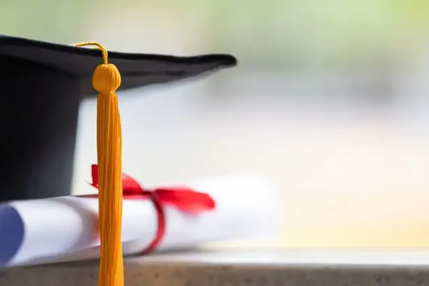 Obtén $73 mil con el Bono Graduación de Cuarto Medio: Así puedes cobrarlo