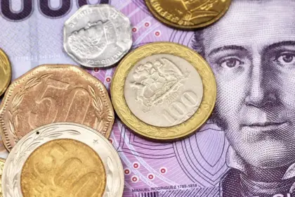 Bono Base Familiar: ¿Quiénes son los primeros en recibirlo?