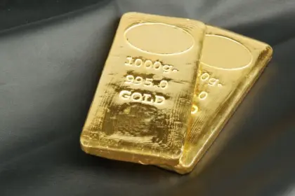 La plata y el platino caen un 15%, el oro baja un 4% por toma de beneficios