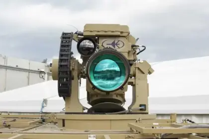 Israel presentó “Rayo de Hierro”, el primer escudo láser operativo capaz de interceptar misiles y drones