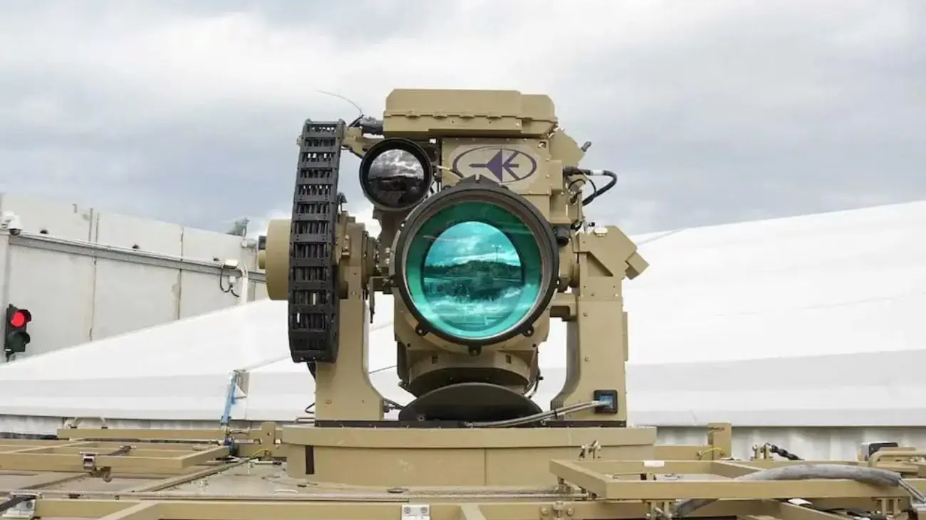 Israel presentó “Rayo de Hierro”, el primer escudo láser operativo capaz de interceptar misiles y drones