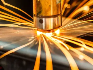 Más de 50 años innovando la industria de la tecnología de la vibración industrial para el posicionamiento de piezas