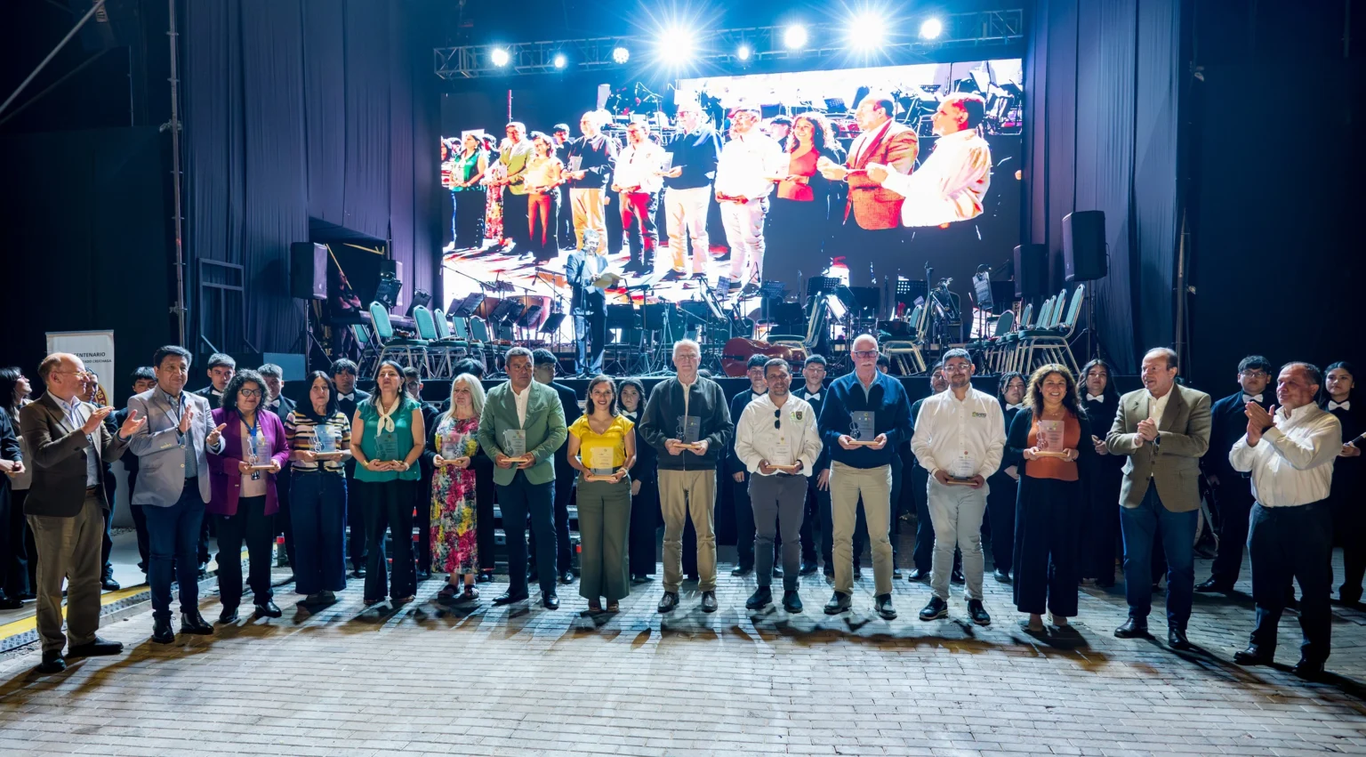 Tercera edición de espectáculo musical “Melodías del Desierto” deslumbra a toda una comunidad en Pica