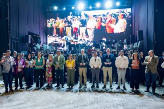 Tercera edición de espectáculo musical “Melodías del Desierto” deslumbra a toda una comunidad en Pica