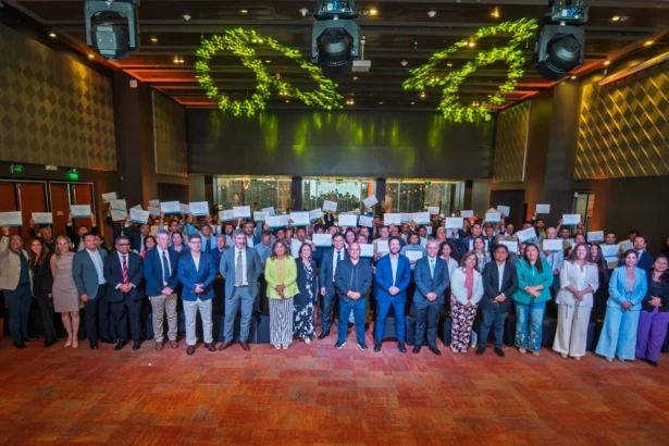 Escondida | BHP y ChileValora superan los 850 trabajadores certificados en competencias laborales