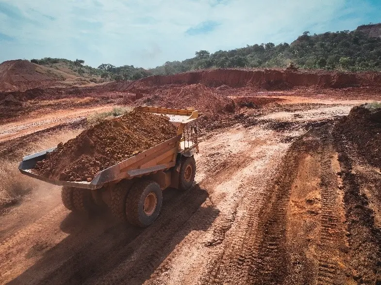 Robex Resources vierte el Primer Oro en Kiniéro según el calendario y el presupuesto