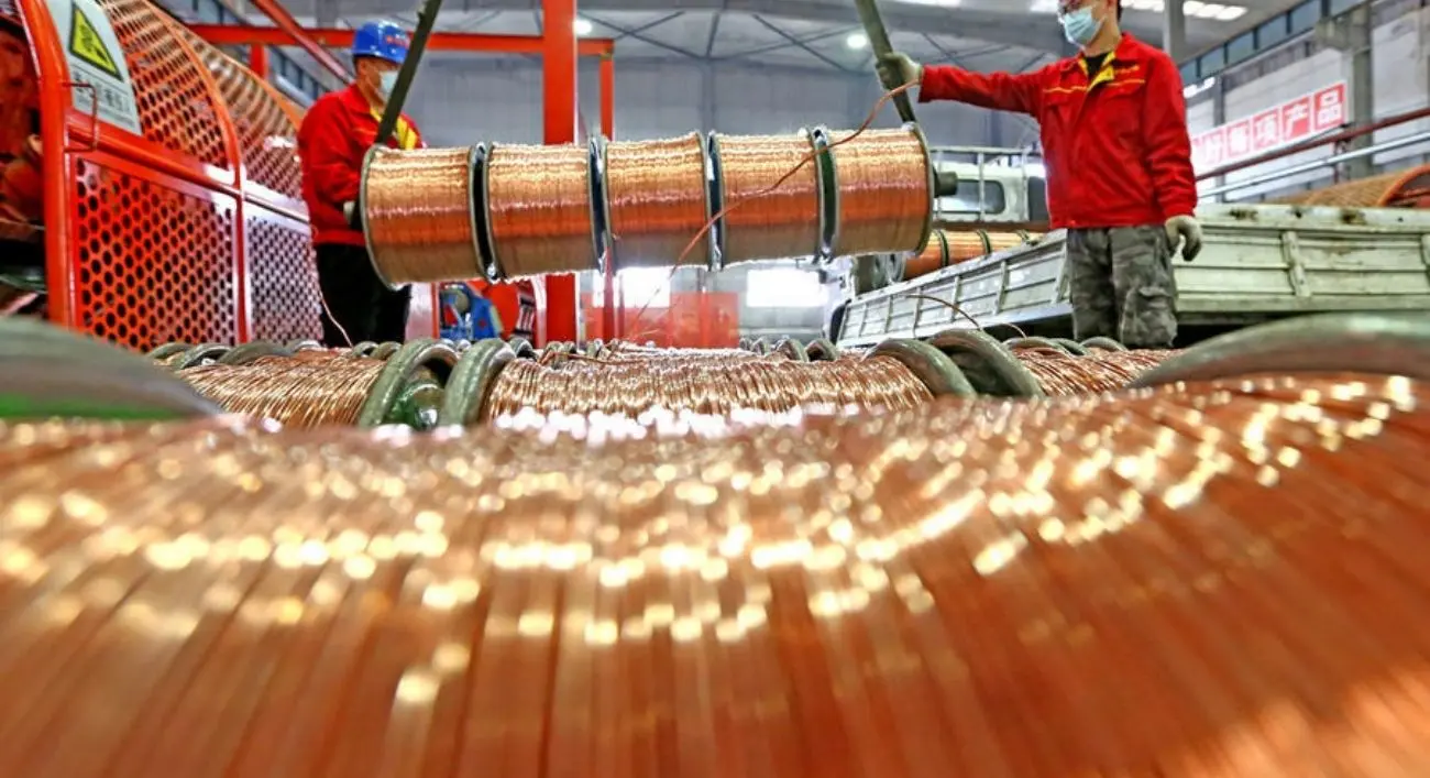 Mercado del cobre enfrenta un 2026 marcado por volatilidad, tensiones de oferta y riesgos arancelarios