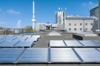 Hidrógeno verde sin electricidad: paneles solares generan combustible directo solo con agua y luz