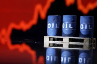 Petróleo Brent supera los US$111: tensión en Ormuz y plan militar de EE.UU. sacuden el mercado global