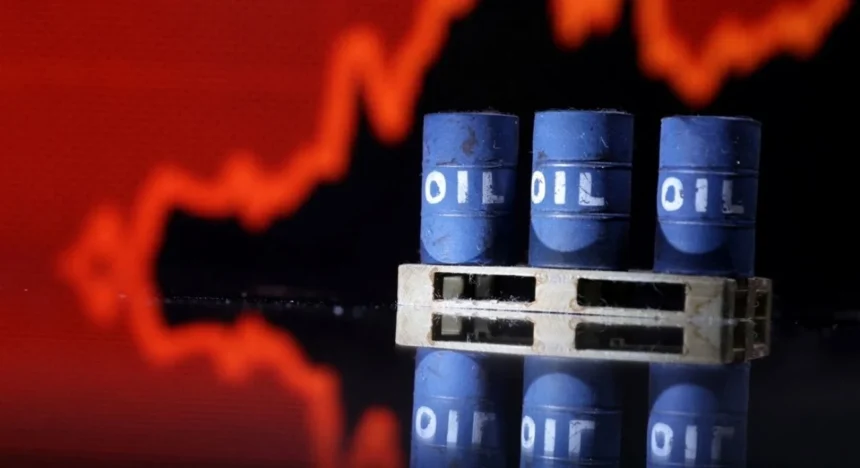 Petróleo Brent supera los US$111: tensión en Ormuz y plan militar de EE.UU. sacuden el mercado global