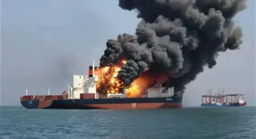 Buque petrolero es atacado cerca de Emiratos Árabes Unidos