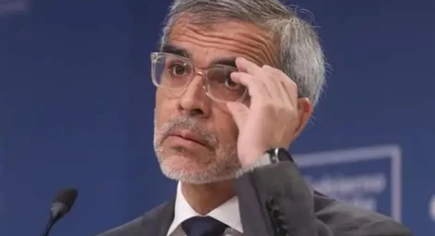 Exministro Cordero critica al gobierno por falta de reconocimiento a esfuerzos previos