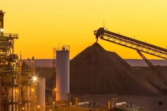 Fusión Regis–Vault: gigante aurífero de US$ 7.700 millones redefine el mapa del oro en Australia