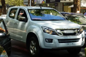 Isuzu Motors y Kaufmann sellan alianza para competir en el mercado chileno