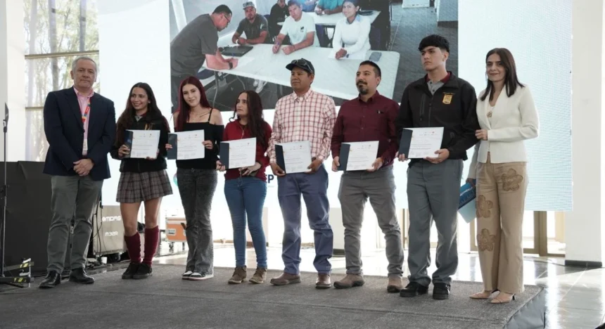 Codelco certifica a cerca de 300 personas en programa de empleabilidad “Juntos(as) Jugamos de Local”