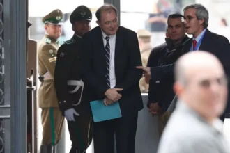 Poduje y Kast: ministro admite críticas a su estilo y apunta a mejorar “formas” en medio de presión política