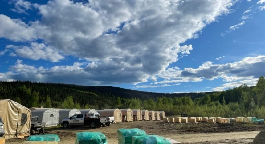 Freegold Ventures reporta intersección de 1,43 g/t de oro en 74,9 metros en Golden Summit
