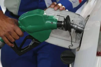 ¿Qué Factores Determinan el Precio de la Bencina en Chile?