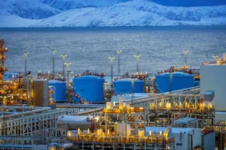 Equinor reporta producción récord y beneficios, pero sus acciones caen por flujo de caja
