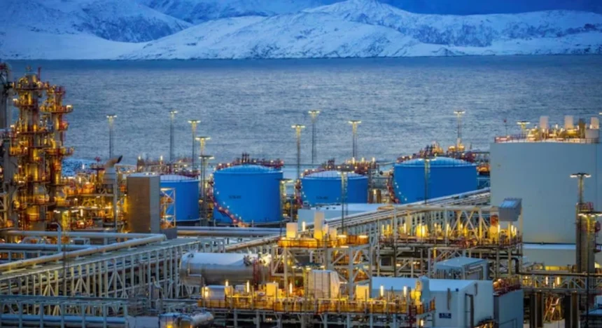 Equinor reporta producción récord y beneficios, pero sus acciones caen por flujo de caja