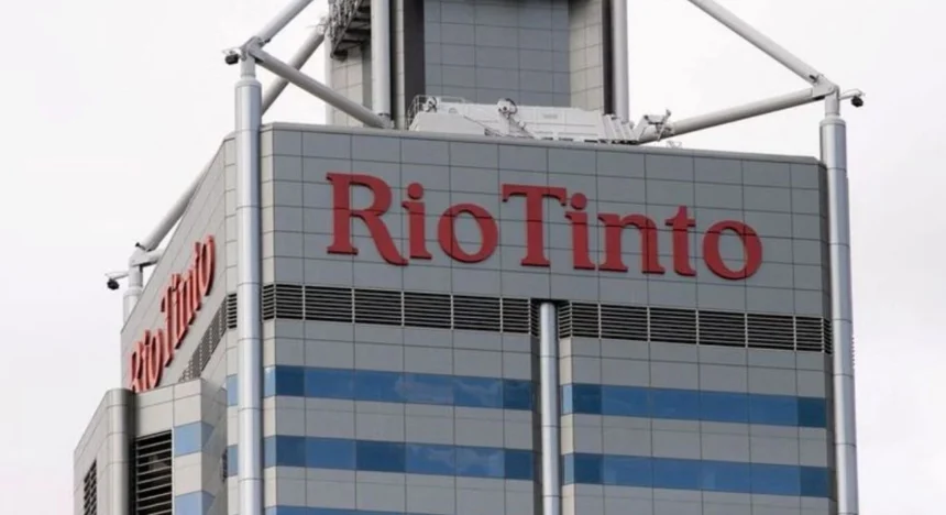 Rio Tinto acelera plan de reducción de costos y pone foco en simplificación operativa