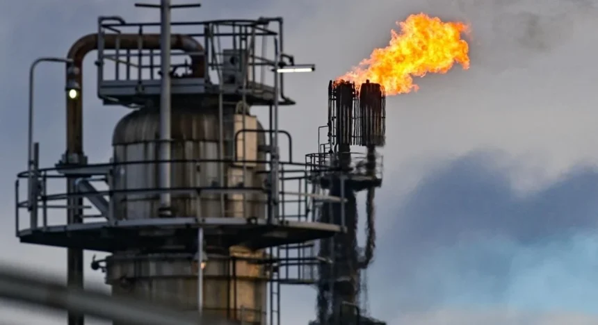 Compras de petróleo en Chile saltan 62% y alcanzan su mayor nivel en dos años por conflicto en Medio Oriente