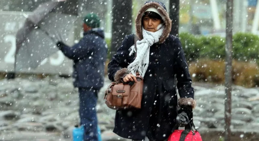 Frío en Santiago: mínimas caerán hasta 3 °C este sábado en la Región Metropolitana