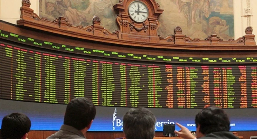 Bolsa de Santiago cae 1,03% pese a récord histórico de Wall Street tras dato de inflación en Chile