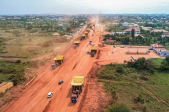 Gold Fields enfrenta arbitraje en Ghana por disputa de US$740 millones con contratista minero
