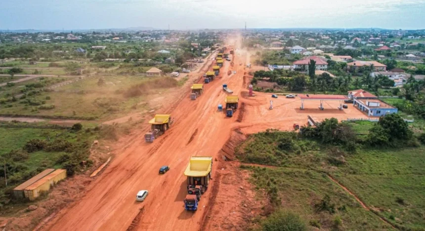 Gold Fields enfrenta arbitraje en Ghana por disputa de US$740 millones con contratista minero