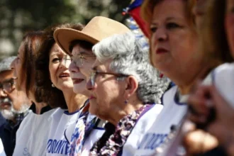 Compensación por expectativa de vida: mujeres reciben el pago desde los 65 años aunque se hayan pensionado antes