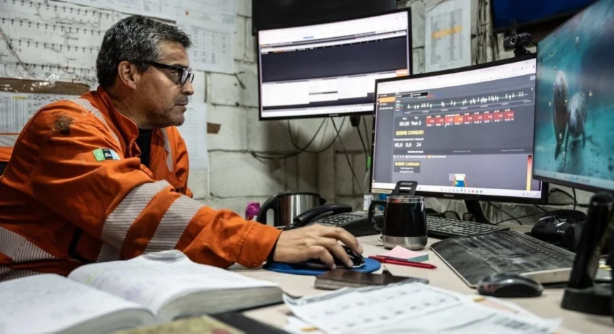 Sensor inteligente en El Teniente reduce desrielamientos y aumenta en 800 toneladas diarias el transporte de mineral
