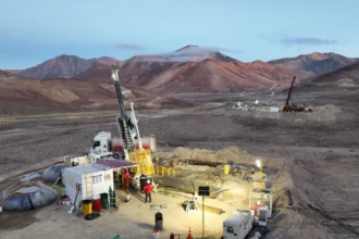 Rio Tinto evalúa aumentar su participación en el proyecto de cobre Los Azules en Argentina