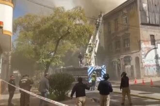 Incendio en Facultad de Derecho de la UDP moviliza a autoridades y comunidad universitaria