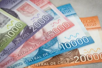 Gobierno chileno implementa compensación previsional para mujeres desde los 65 años