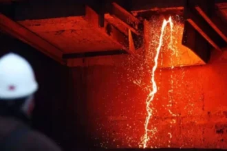Cobre rompe nuevo récord sobre US$ 13.900 la tonelada pese a tensión entre EE.UU. e Irán