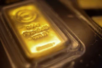 Oro se estabiliza sobre los US$ 4.730 mientras mercados esperan datos clave de inflación en EE.UU.