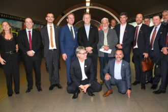 ABB en Chile participa en reinauguración de icónica “Vía Suecia” en metro Los Leones