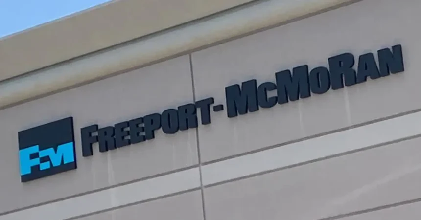 Freeport-McMoRan retrasa reinicio completo de mina Grasberg hasta 2028