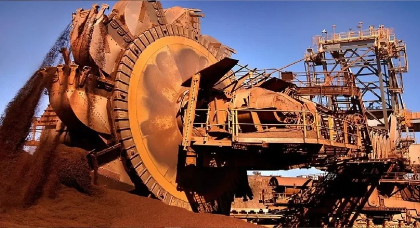 Acciones mineras pierden hasta 37%: colapso bursátil golpea a gigantes del cobre, oro y plata en plena crisis geopolítica