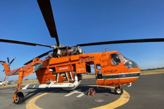 Aeronaves de alto impacto: Aircranes y Superpumas refuerzan la batalla contra el fuego en Chile