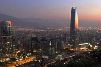 Agencias internacionales respaldan solidez económica de Chile y abren puerta a mejoras crediticias futuras