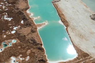 Agua fósil del Sahara: la red subterránea de 4.000 km que sostiene a Libia, pero le impone un límite invisible