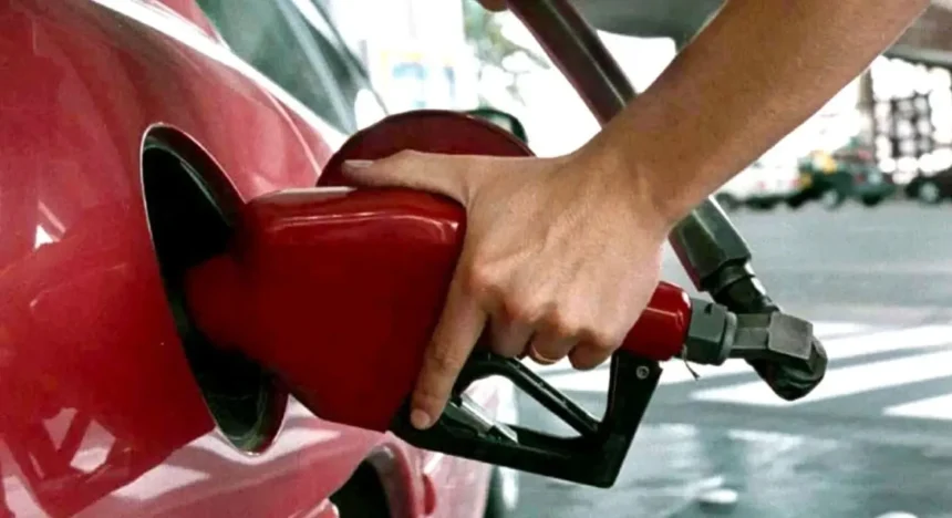 Ahorra hoy: beneficios en combustibles acumulables con tarjetas y aplicaciones móviles