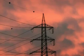AIE: Consumo eléctrico de la inteligencia artificial se duplicará a 2030