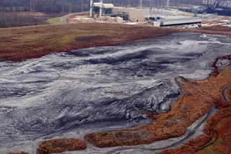 Alemania busca reutilizar 6 millones de toneladas al año de ceniza de incineración: el plan para reemplazar arena y grava en carreteras y hormigón