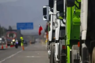 Alza de combustibles tensiona al transporte: camioneros advierten posible paralización tras anuncio del Gobierno