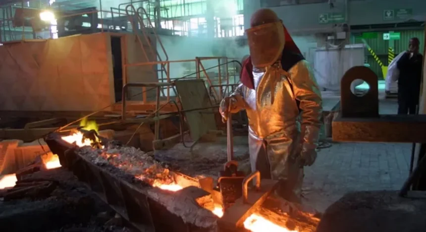 Análisis global anticipa déficit estructural de cobre y presiona al alza sostenida de precios